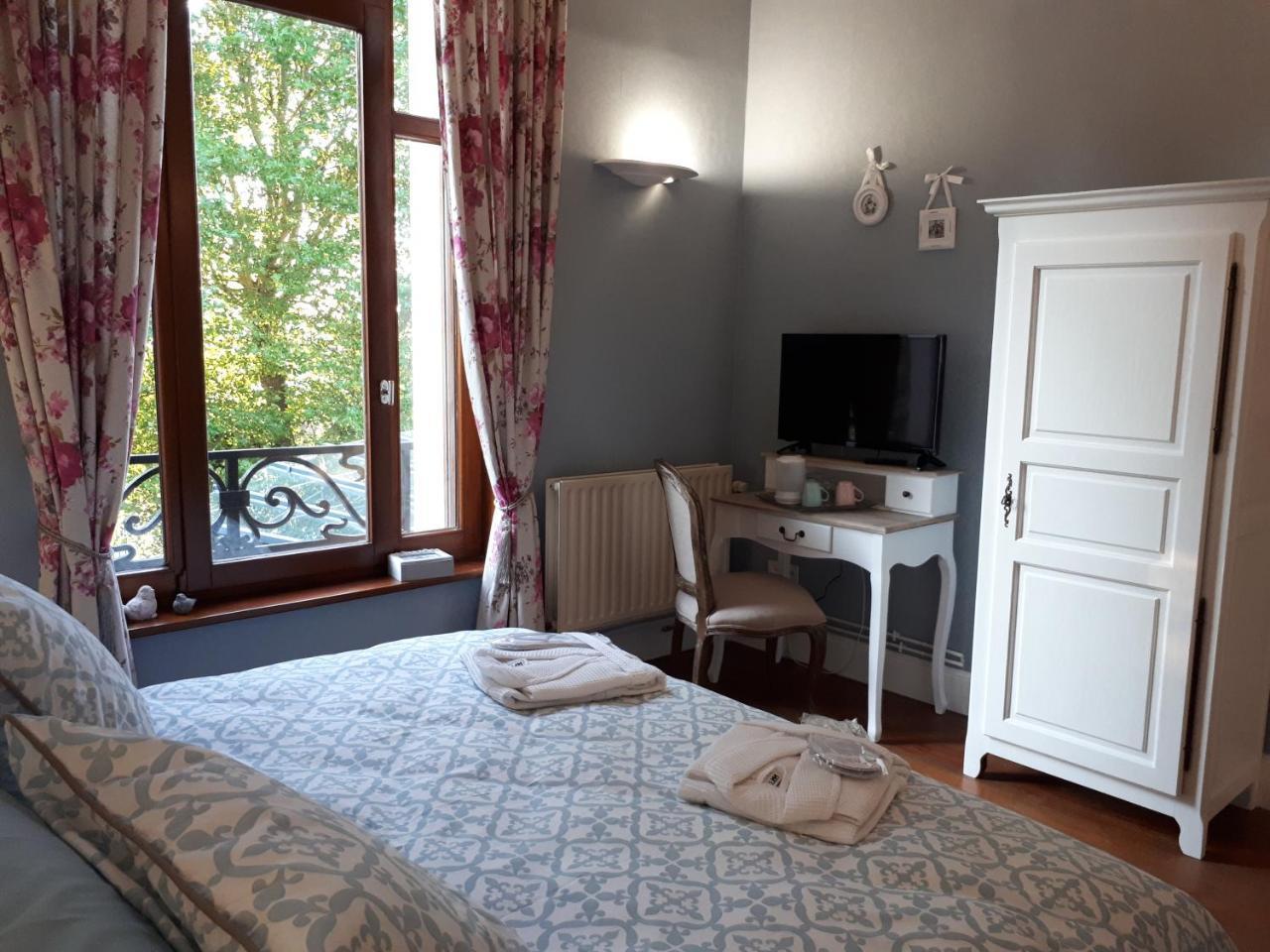 Le Manoir De La Mantille Caudry Zewnętrze zdjęcie